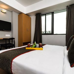 Oyo Townhouse 036 C Scheme Ahinsa Circle